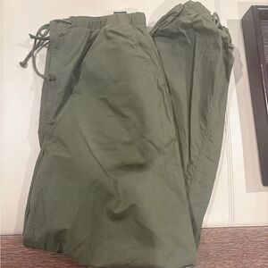 Aaritzia TNA Cargo pants